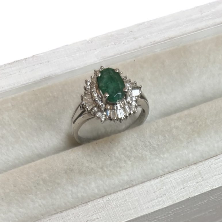 Pt900 プラチナ エメラルド メレダイヤ リング アクセサリー ジュエリー 貴金属