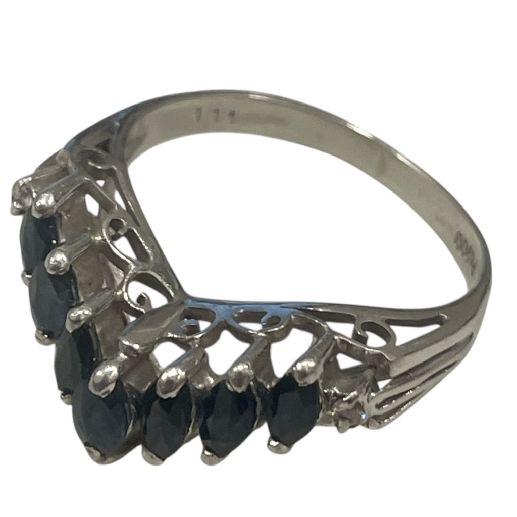 Pt900サファイアリング