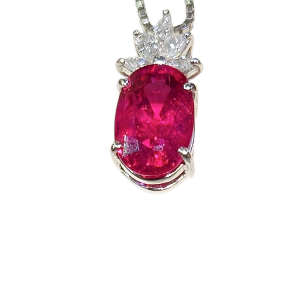 【Pt900 プラチナ900　ルビー4ct　メレダイヤ0.2ct　ネックレス】の買取実績