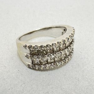 K18WG / リング / 指輪 / メレダイヤ / ダイヤモンド / 宝石