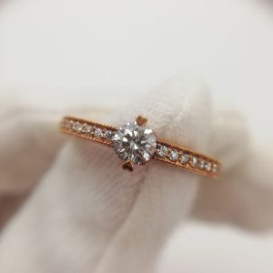 ダイヤ付きリング