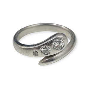 Pt900リング 3Pダイヤ