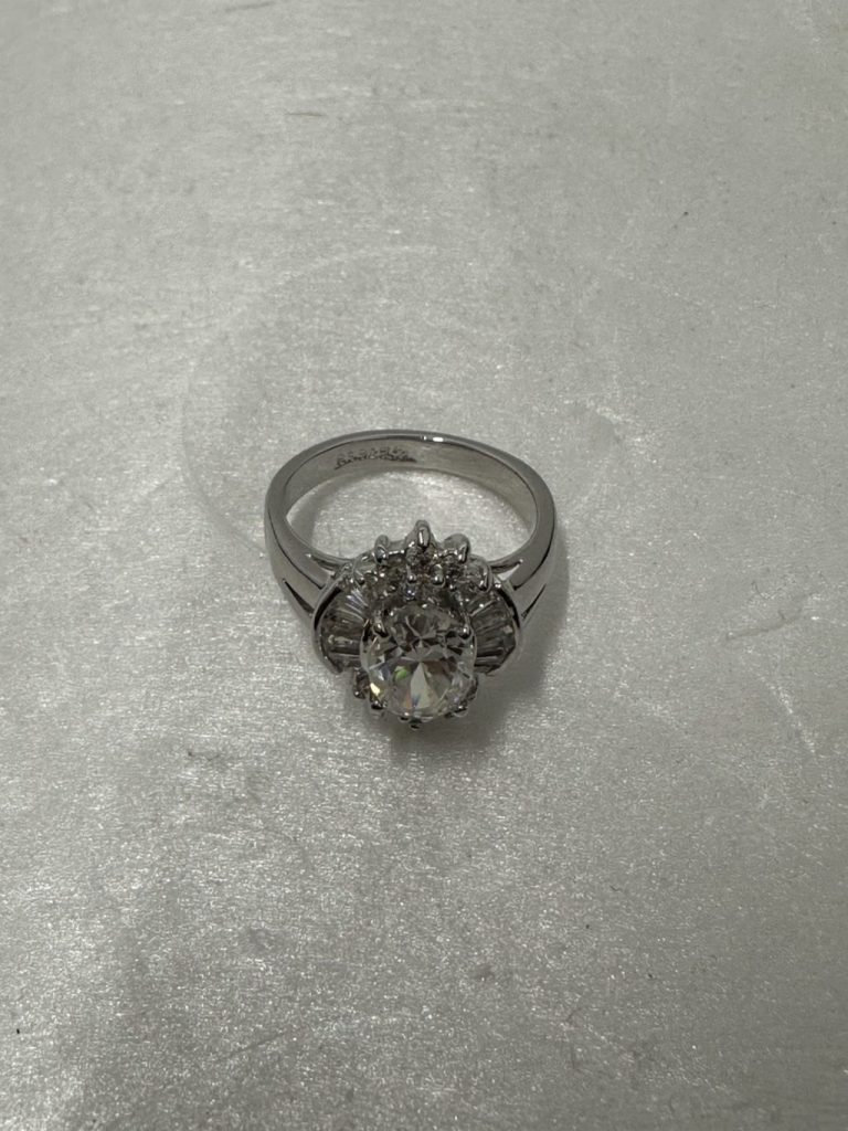 Pt900 ダイヤ付き リング