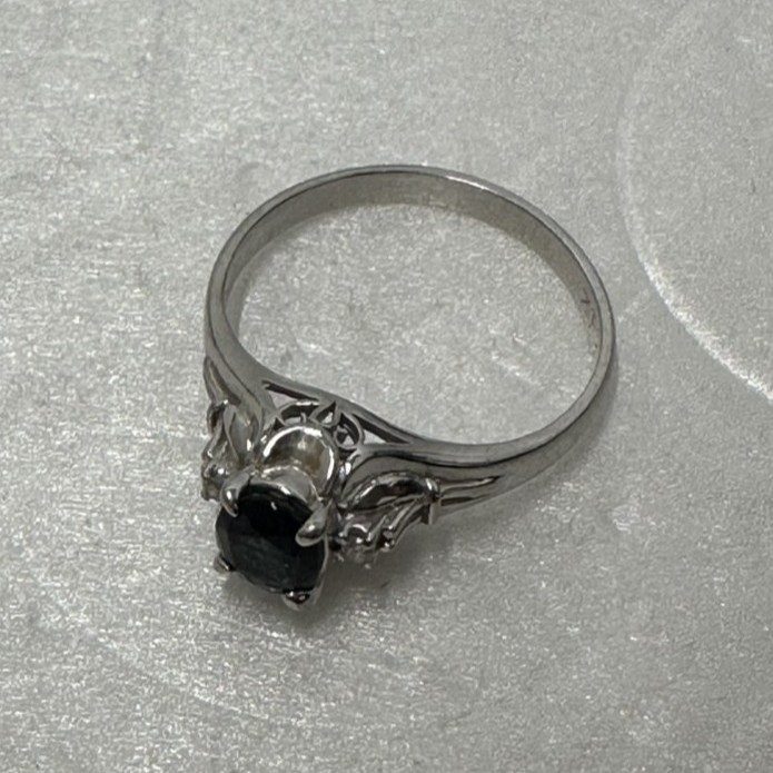 Pt900 サファイヤ メレダイヤ付き リング