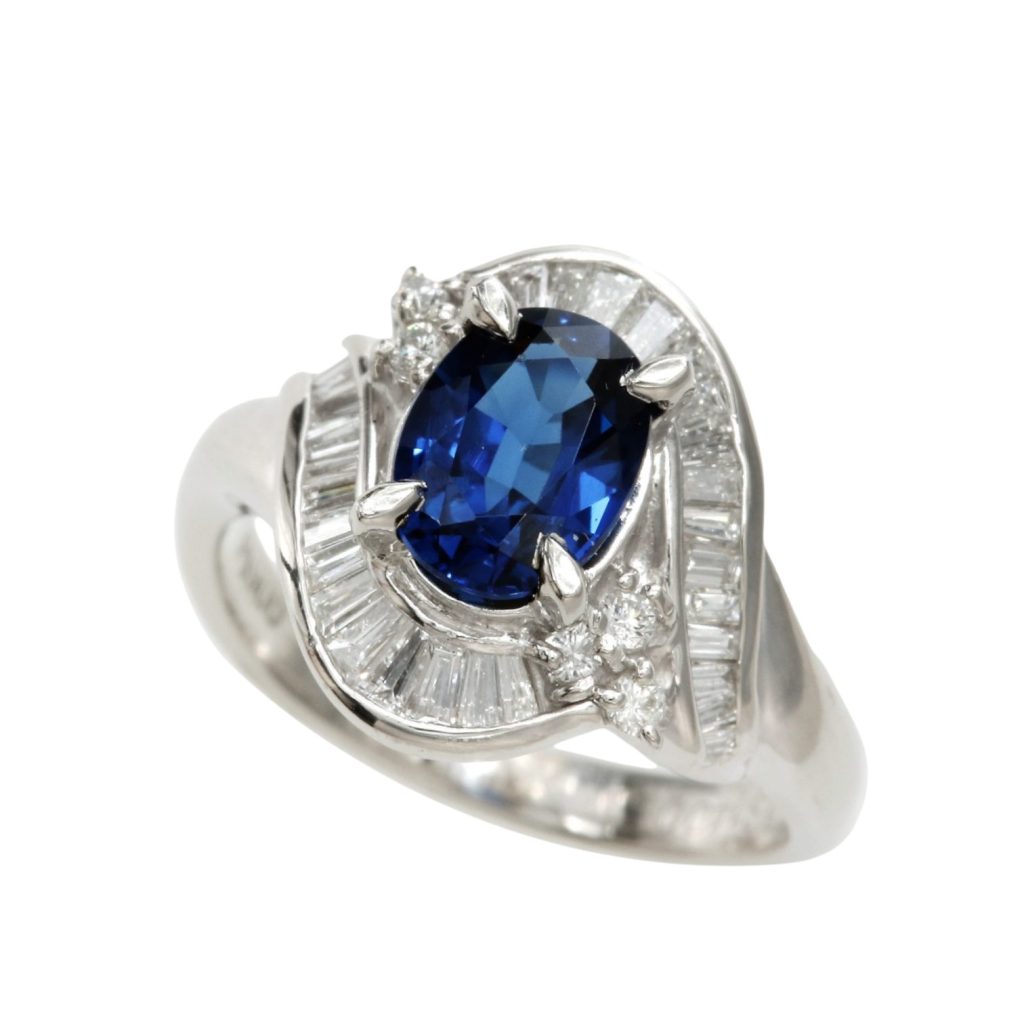 Pt900(プラチナ) サファイア1.5ct メレ0.57ct リング