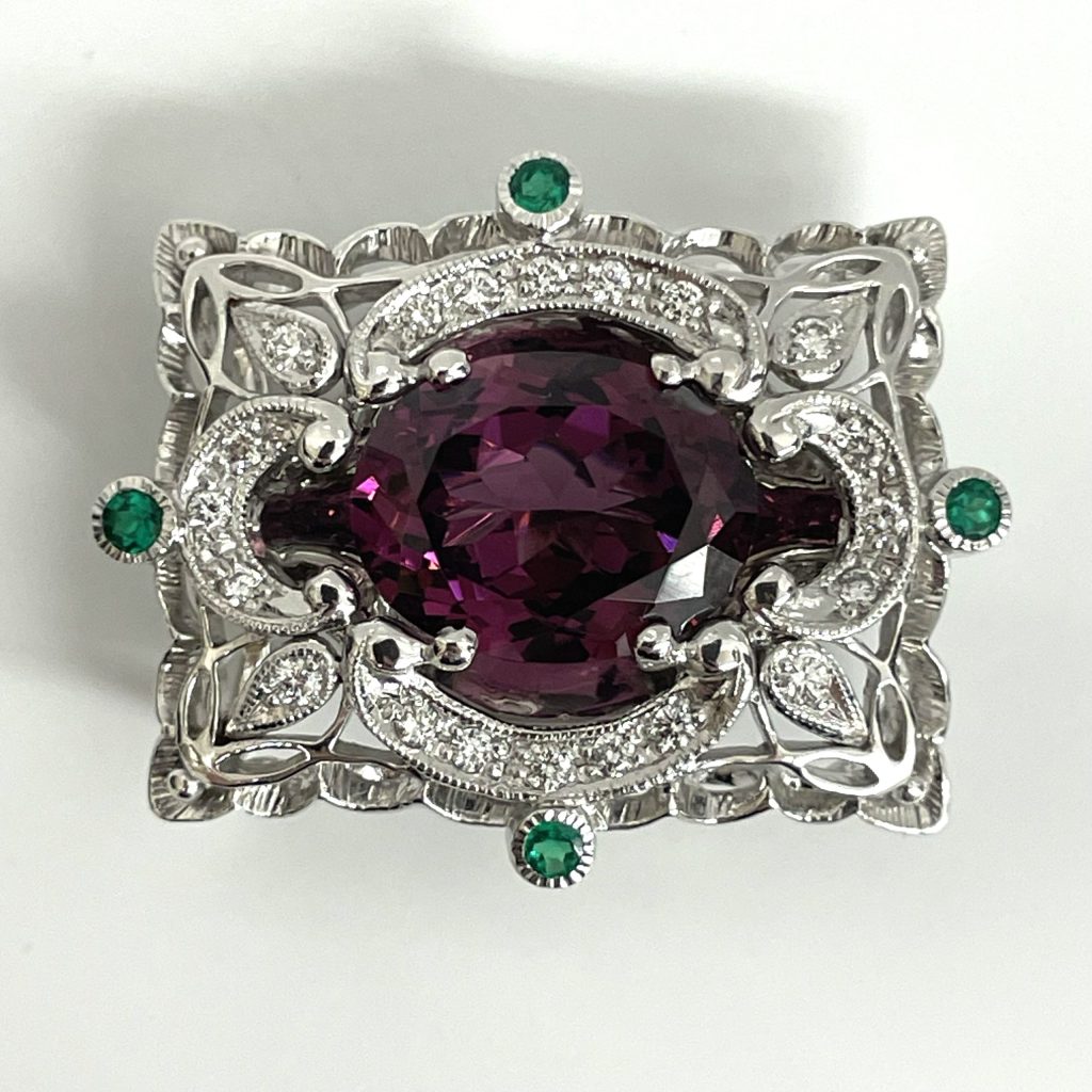 K14WG＆K18WGコンビ ガーネット デザインブローチ メレダイヤ装飾 査定無料 高価買取｜前橋市江田町