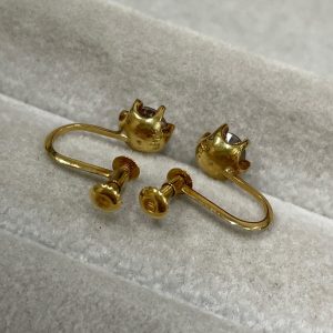 金のプラチナの高価買取！| K18 メレダイヤ付きピアスの買取| 取手市宮和田