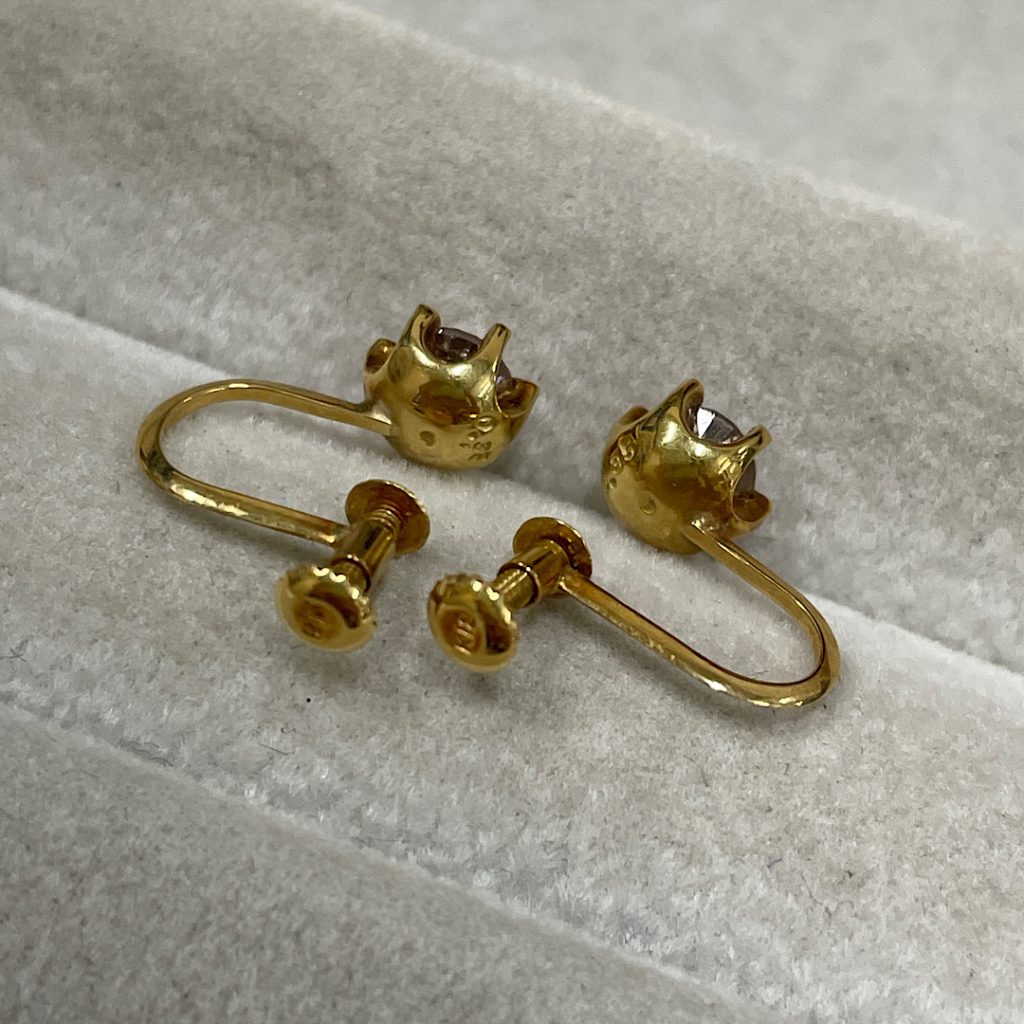 金のプラチナの高価買取！| K18 メレダイヤ付きピアスの買取| 取手市宮和田