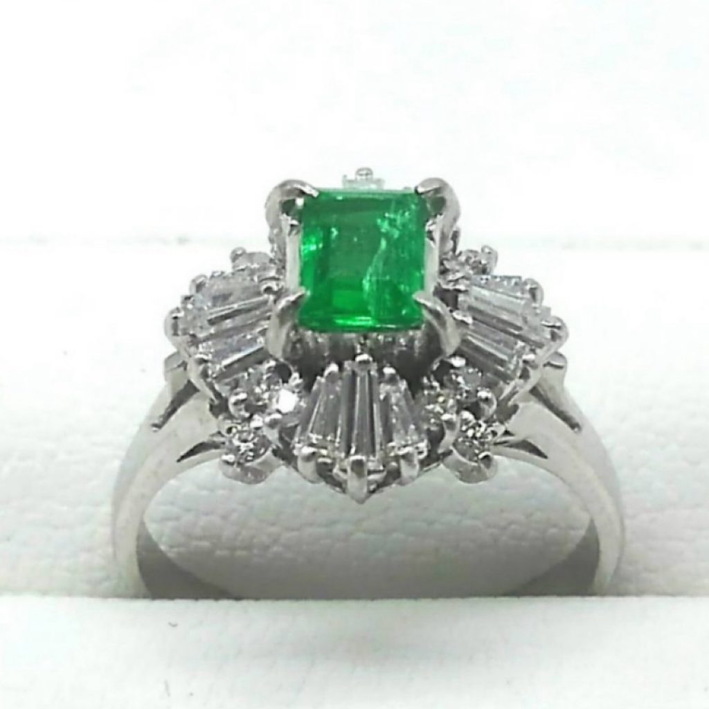 プラチナの高価買取| Pt900 エメラルドメレダイヤリングの買取| 入間市根岸