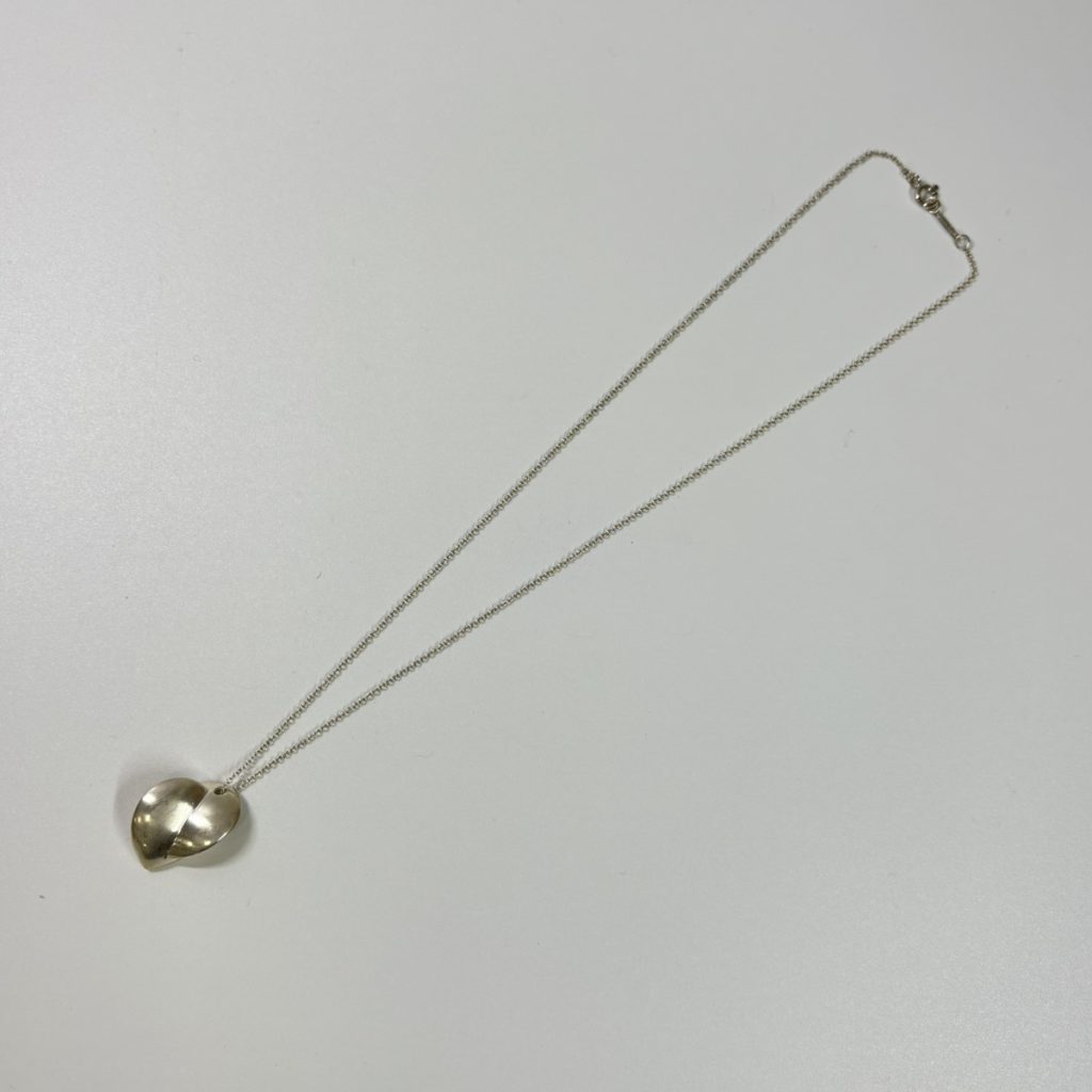 ティファニー ハートリーフチャームネックレス