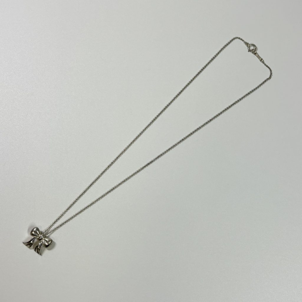 ティファニー リボンチャームネックレス