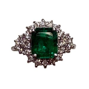 Pt900 リング エメラルド 1.88ct メレダイヤ 0.59ct