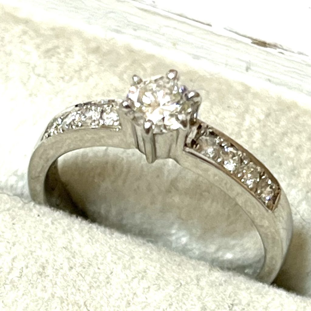 Pt900 リング ダイヤ付き