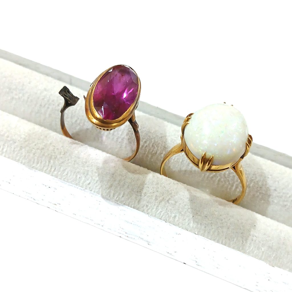 【K18リング】18金・貴金属・アクセサリー・指輪・破損あり・ルビー・オパール