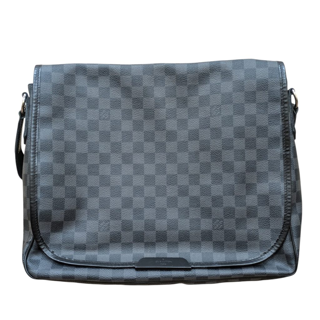 LOUIS VUITTON ルイヴィトン ダニエルMMメッセンジャー