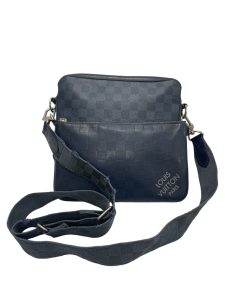 ルイ・ヴィトン　ダミエ・グラフィット「トリオ・メッセンジャー」