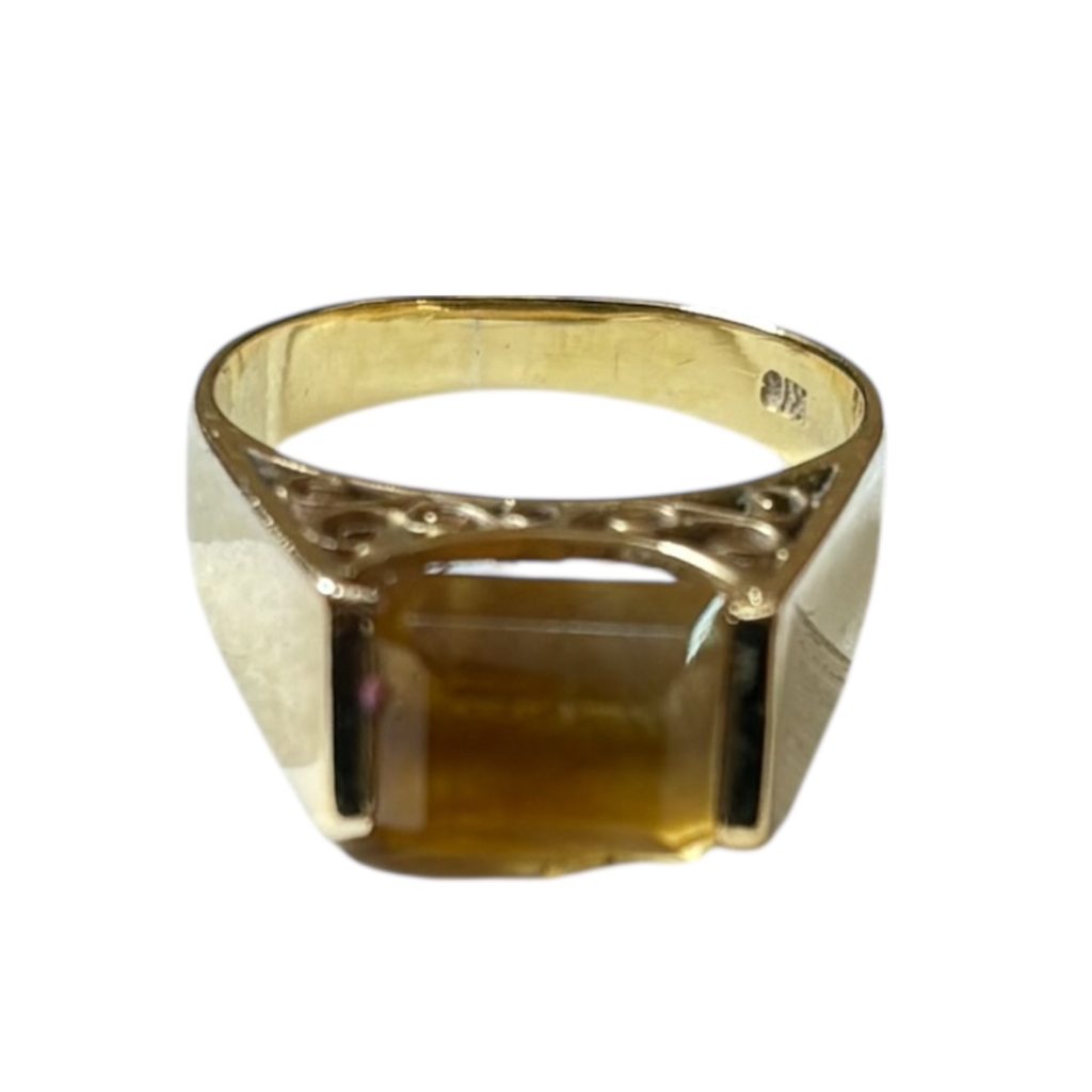 K18 リング（石付き）