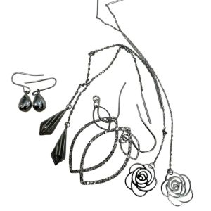 【Pt900 イヤリング おまとめ買取】プラチナイヤリングをまとめて査定しました｜函館市の貴金属買取専門店