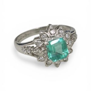 Pt900リング エメラルド ダイヤ
