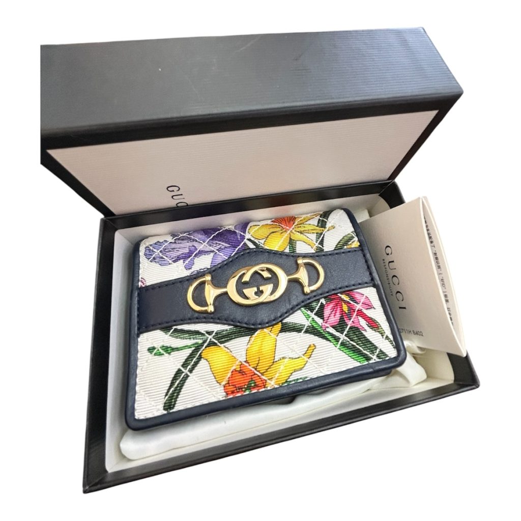 GUCCI フローラ ズゥミ 二つ折り財布