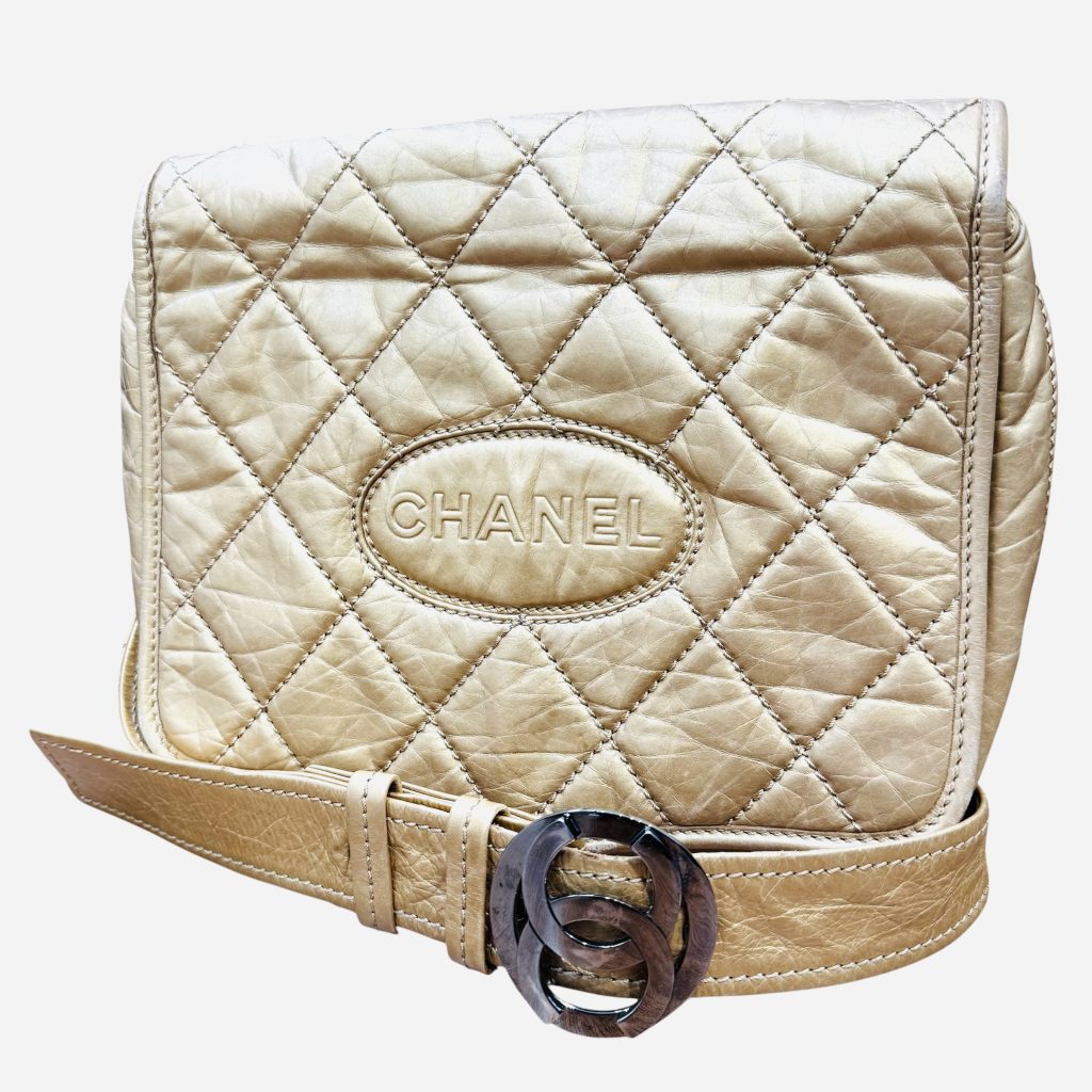 CHANEL シャネル ショルダーバッグ レザー ゴールド