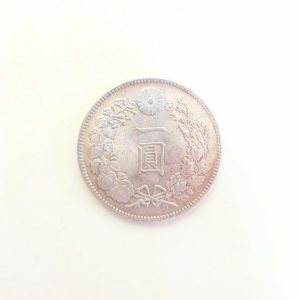 一圓銀貨　明治三十七年　古銭　貨幣