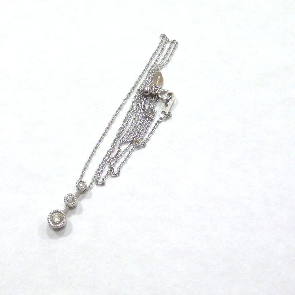 K18WGダイヤ付きネックレス