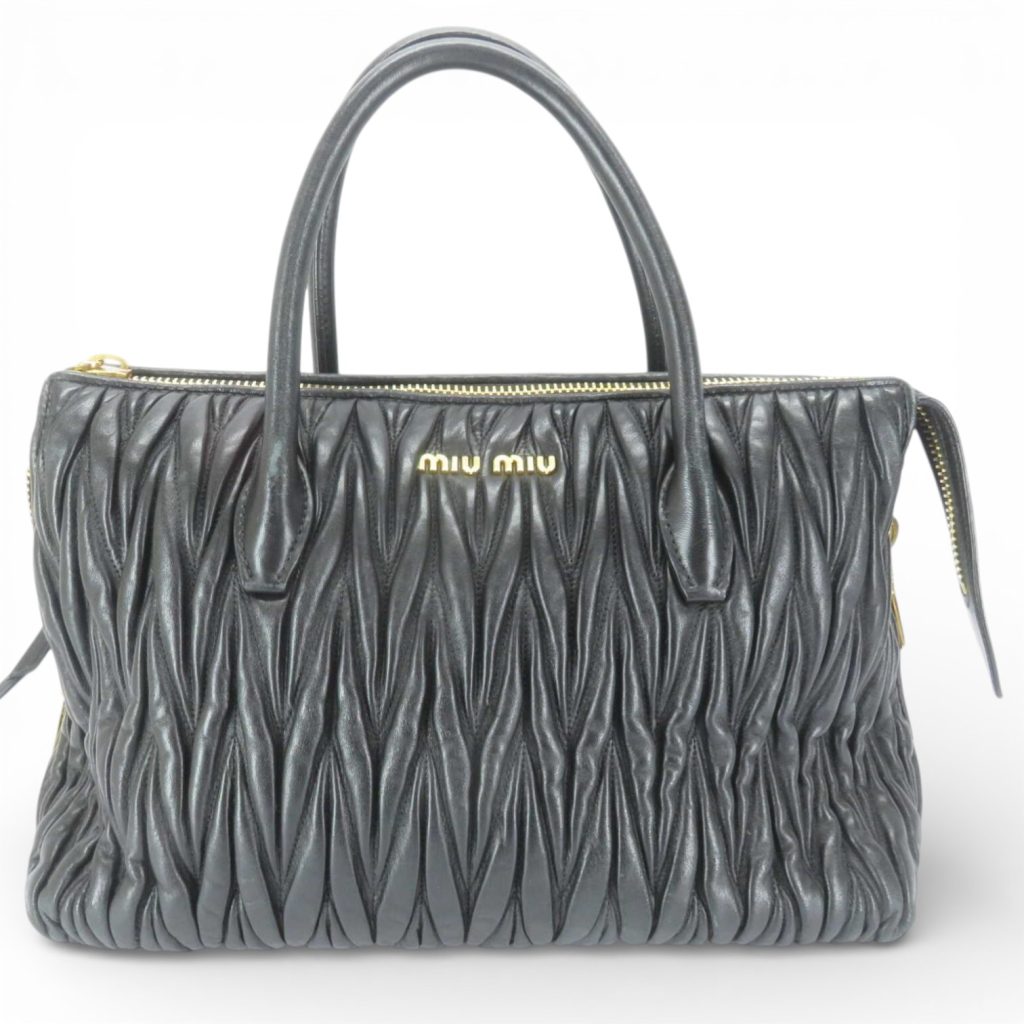 miumiu マテラッセ ハンドバッグ