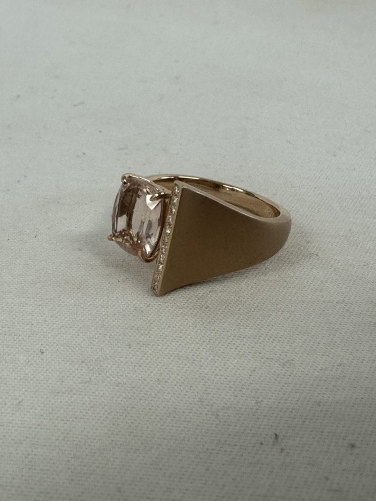 K18 モルガナイト リング