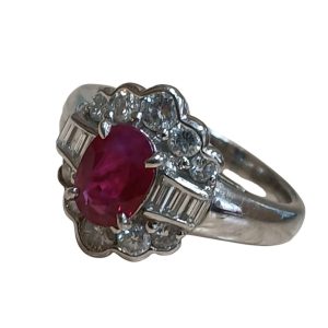 Pt900(プラチナ) ルビー0.7ct メレ0.37ct リング