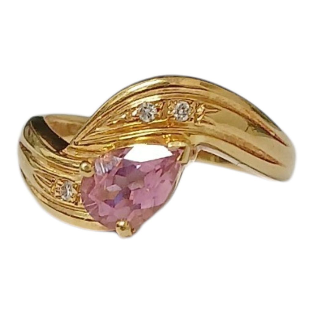 K18 リング（石付き）