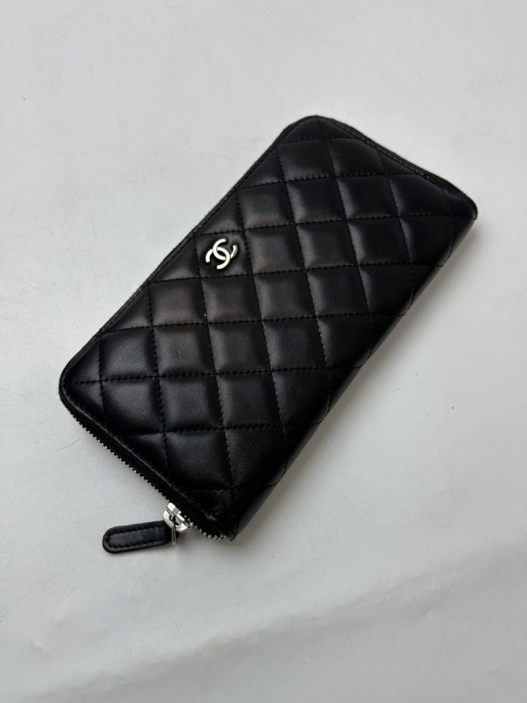 シャネル マトラッセ ラウンドファスナー長財布