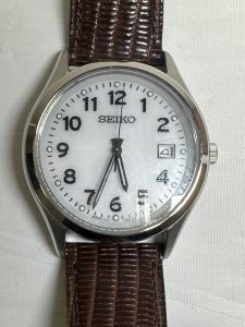 SEIKO ホワイトダイヤル デイトウォッチ