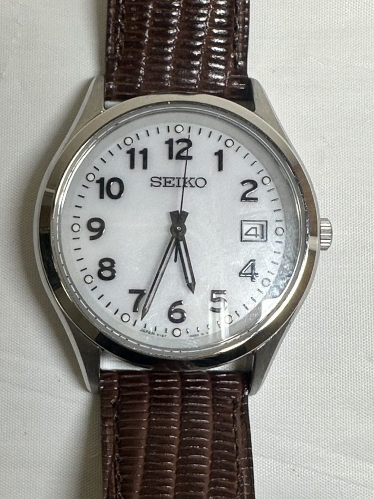 SEIKO ホワイトダイヤル デイトウォッチ