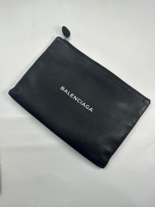 バレンシアガ レザー クラッチバッグ