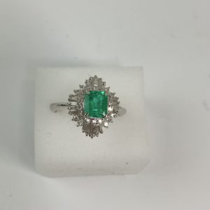 Pt900 エメラルド ダイヤモンドリング