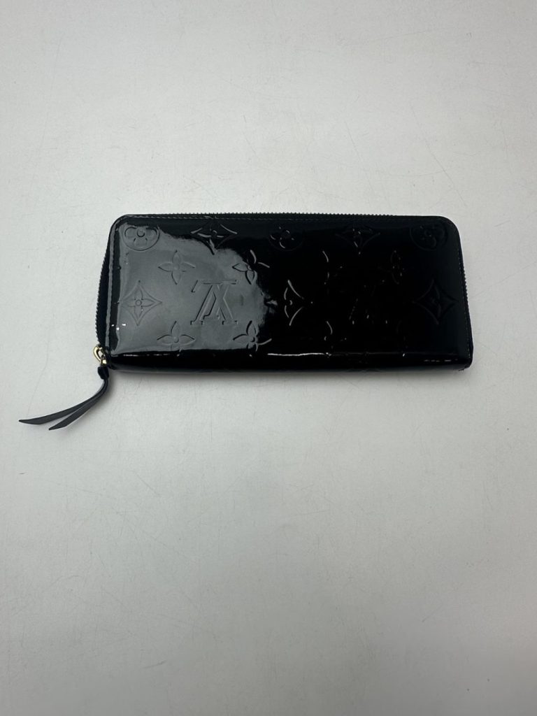 ルイ・ヴィトン ジッピー・ウォレット