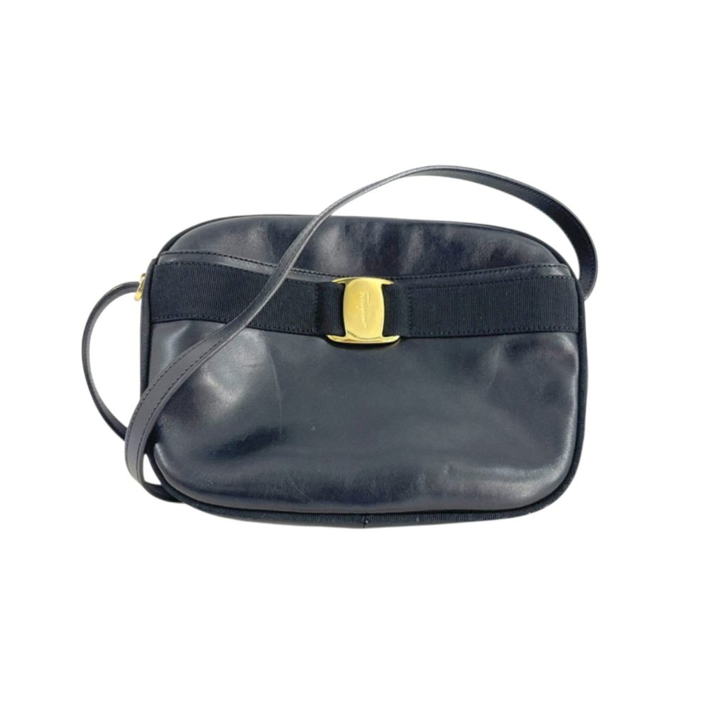 フェラガモ ショルダーバッグ