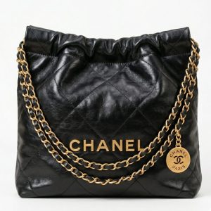 CHANEL（シャネル）22　スモールハンドバッグ ブラック