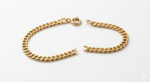 K18（18金）ネックレス