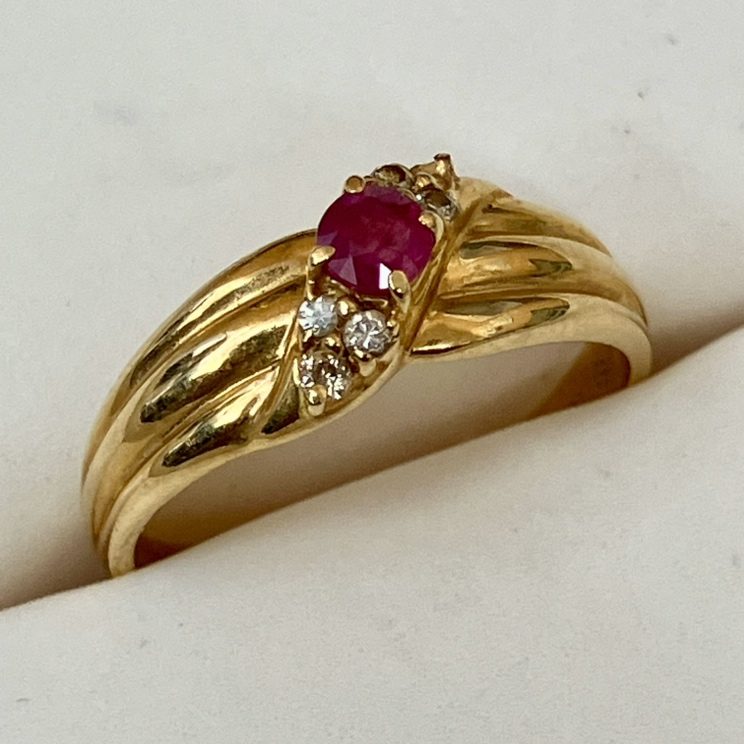 ガーネット付きK18リング(18金)