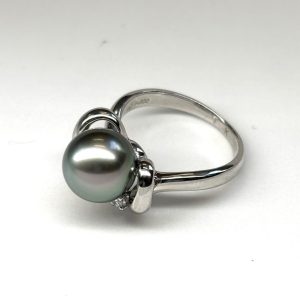 Pt900 黒蝶真珠リング