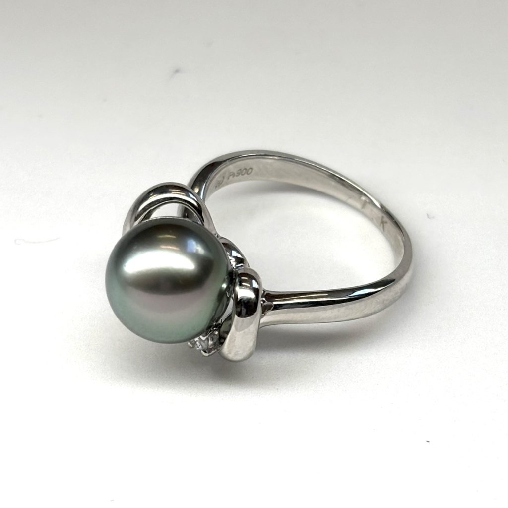 Pt900 黒蝶真珠リング