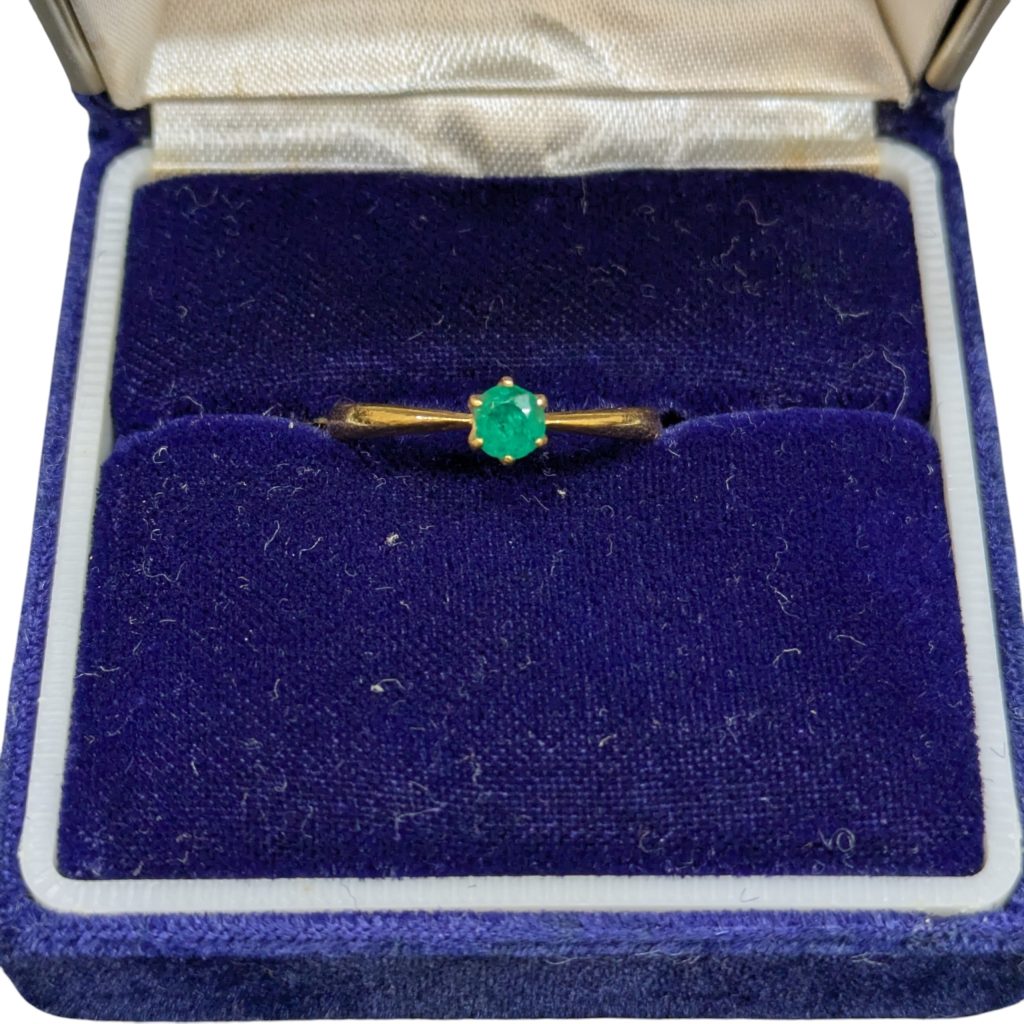 K18(18金)エメラルドリング