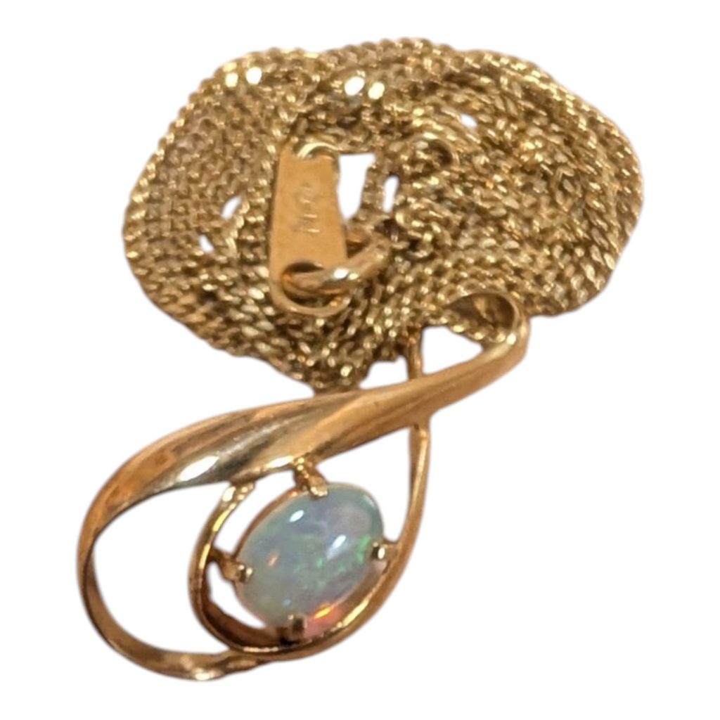 Ｋ18(18金)　オパールネックレス