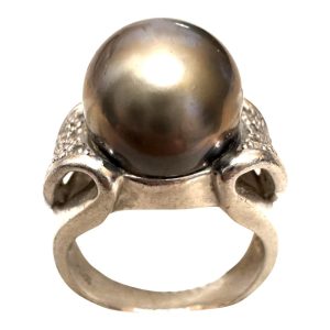 Pt900 プラチナ黒真珠付きリング