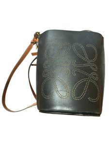 LOEWE ゲート アナグラム バケットバッグ