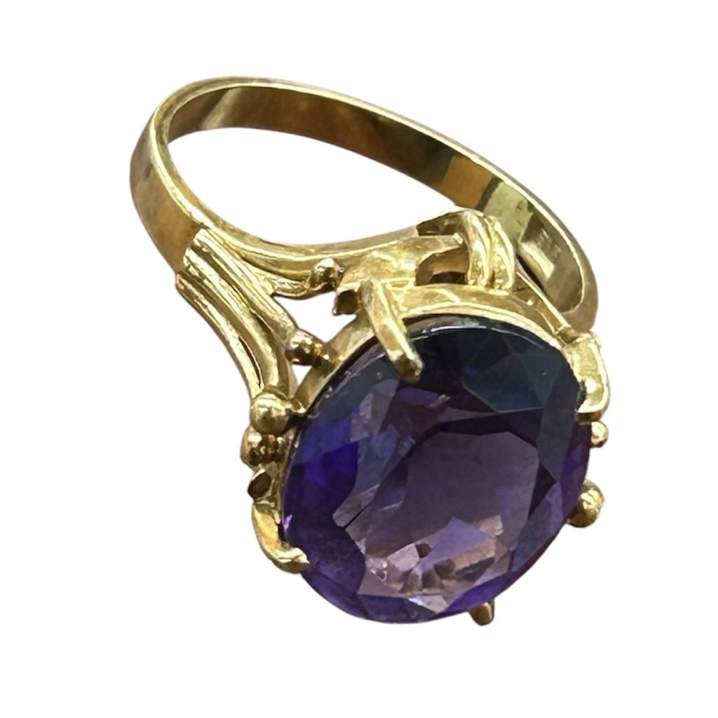 K18リング（アメジスト25ct付き）