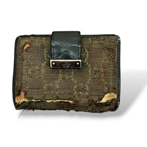 【コンパクト財布】GUCCI【Dランク】