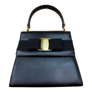 フェラガモ ヴァラリボン ハンドバッグの買取実績